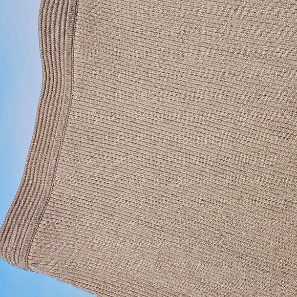 Michael Kors Glittery Elegant Gold Skirt Size Small - Picture 2 of 5